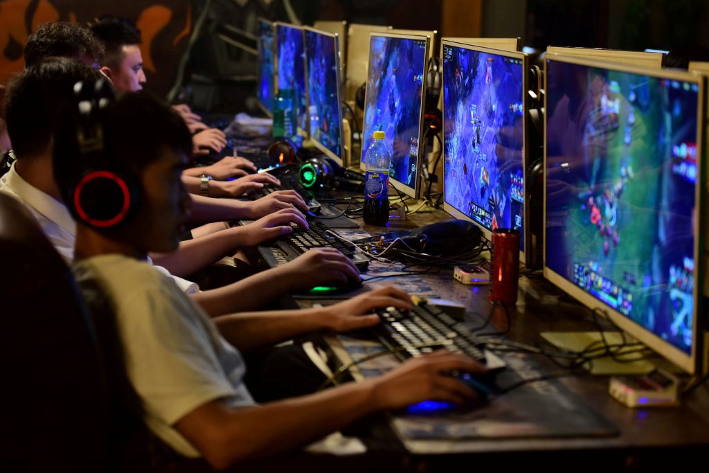 How to Get Rich Playing Video Games Online